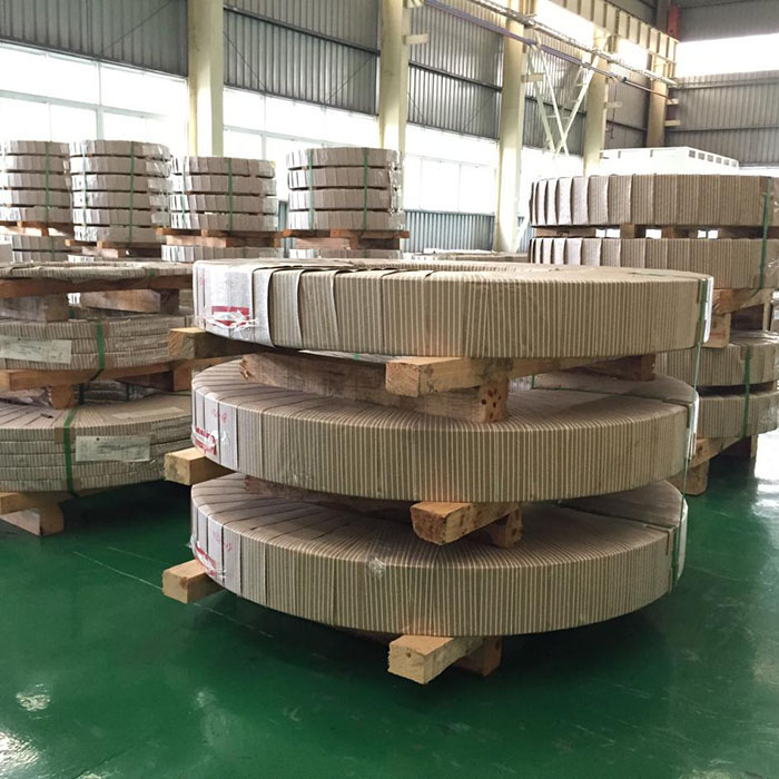 Môi trường nhiệt độ cao có tác động gì đến hiệu suất của các dải thép không gỉ chính xác?